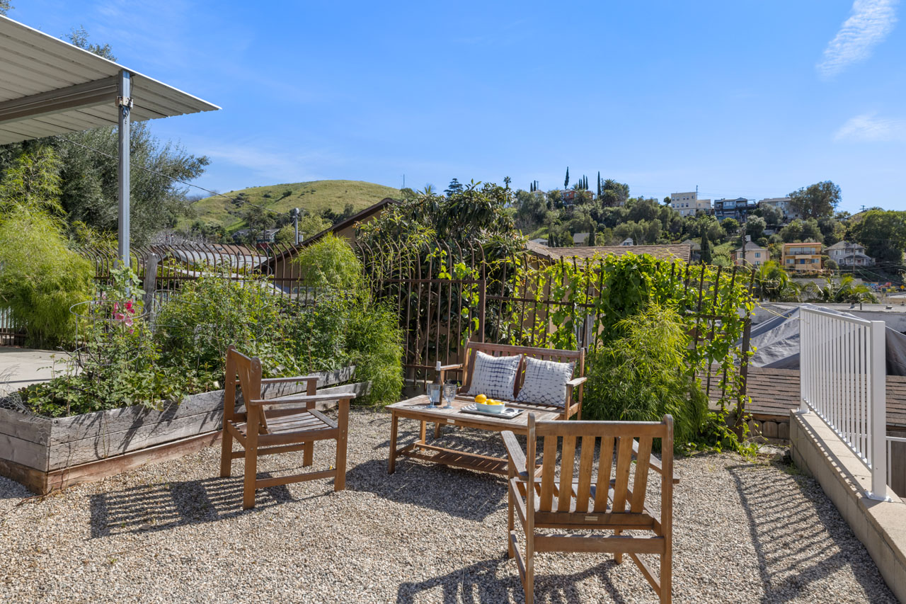 2822 & 2824 Johnston St Lincoln Heights Duplex for Sale Tracy Do Real Estate