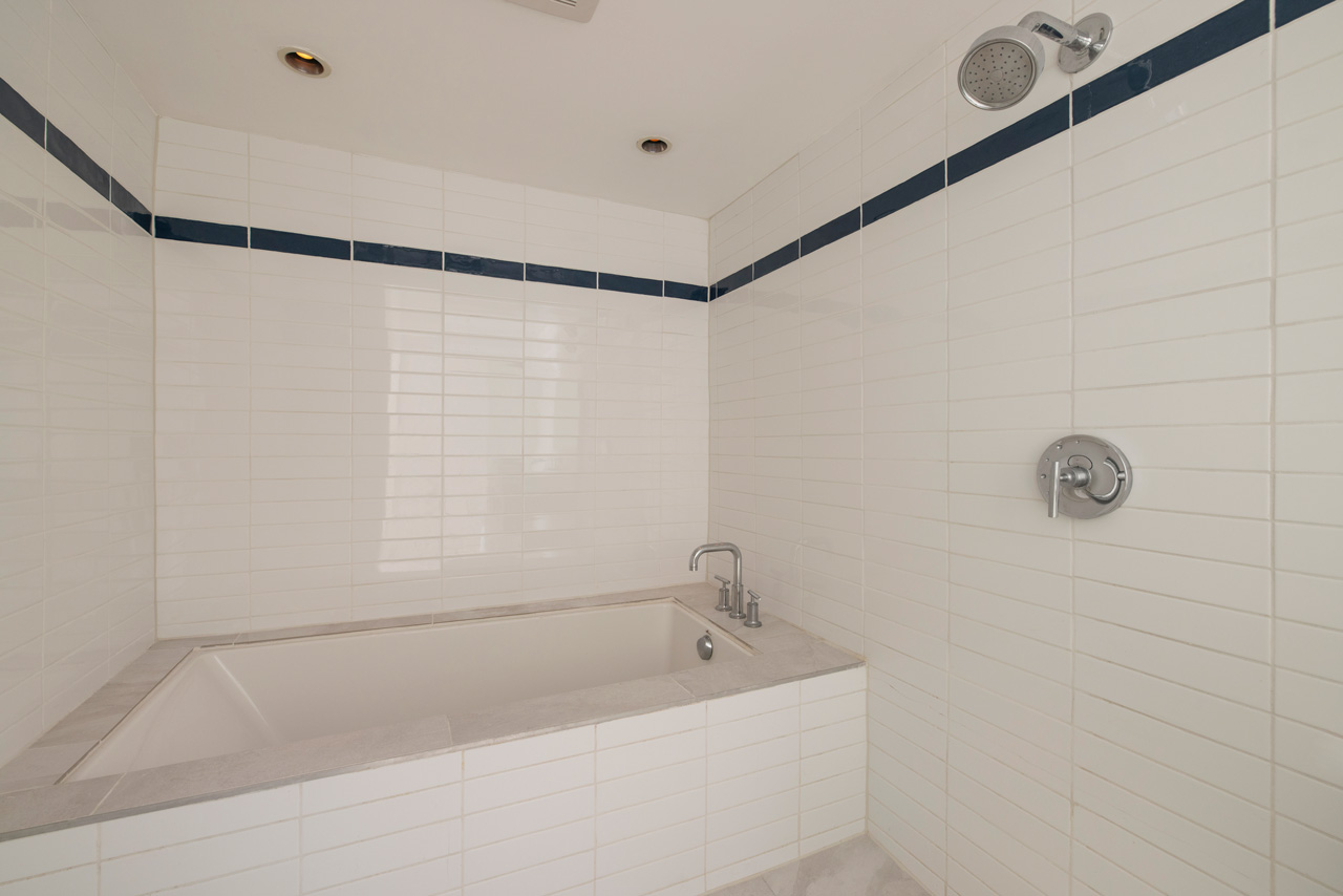 2330 & 2332 Silver Ridge Ave Silver Lake duplex for sale Tracy Do Real Estate