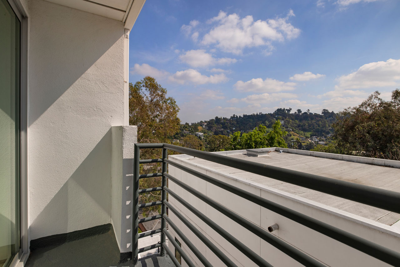 2330 & 2332 Silver Ridge Ave Silver Lake duplex for sale Tracy Do Real Estate