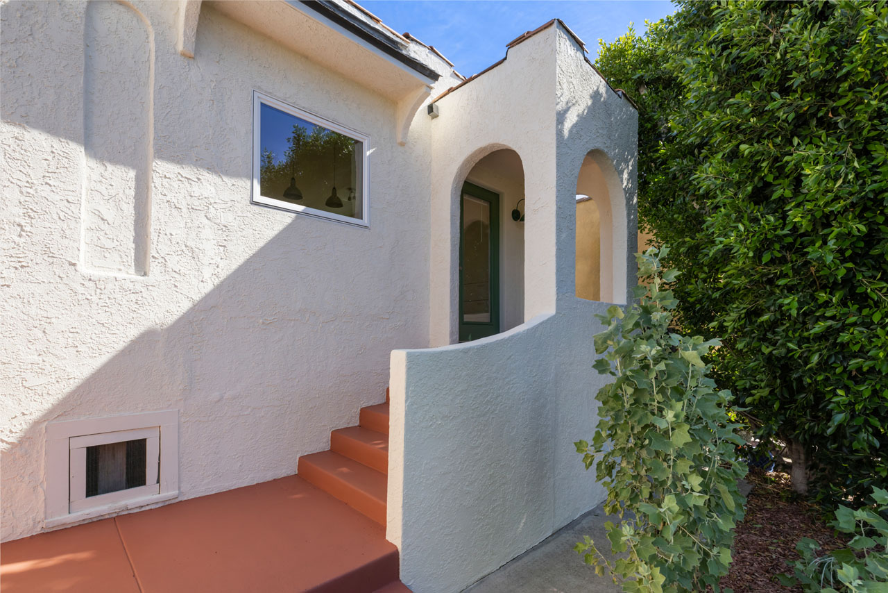 2822 & 2824 Johnston St Lincoln Heights Duplex for Sale Tracy Do Real Estate