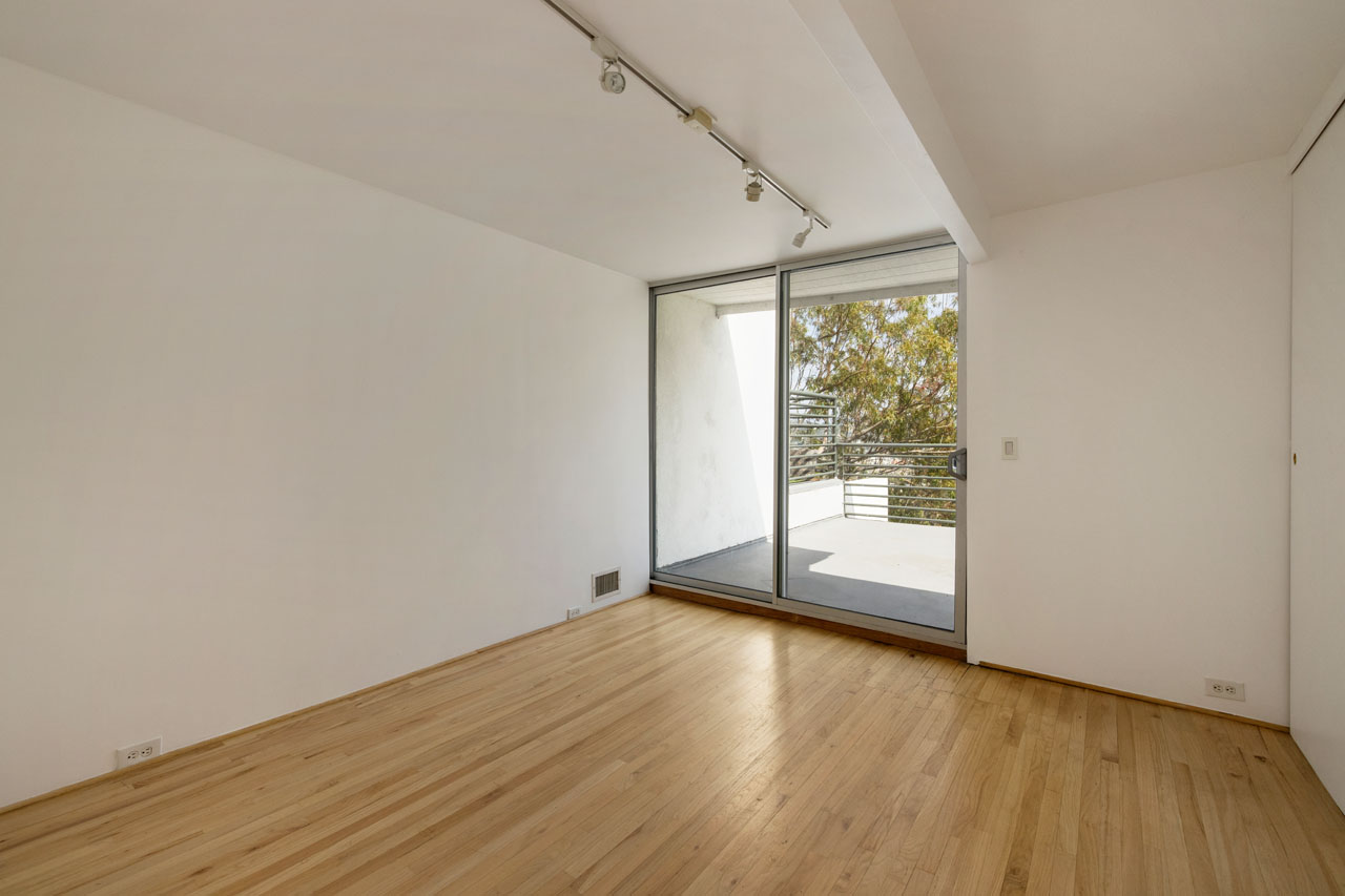 2330 & 2332 Silver Ridge Ave Silver Lake duplex for sale Tracy Do Real Estate