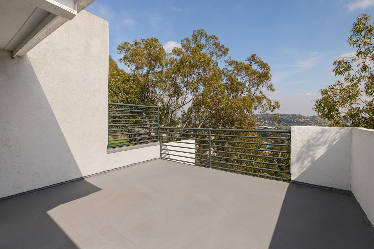 2330 & 2332 Silver Ridge Ave Silver Lake duplex for sale Tracy Do Real Estate