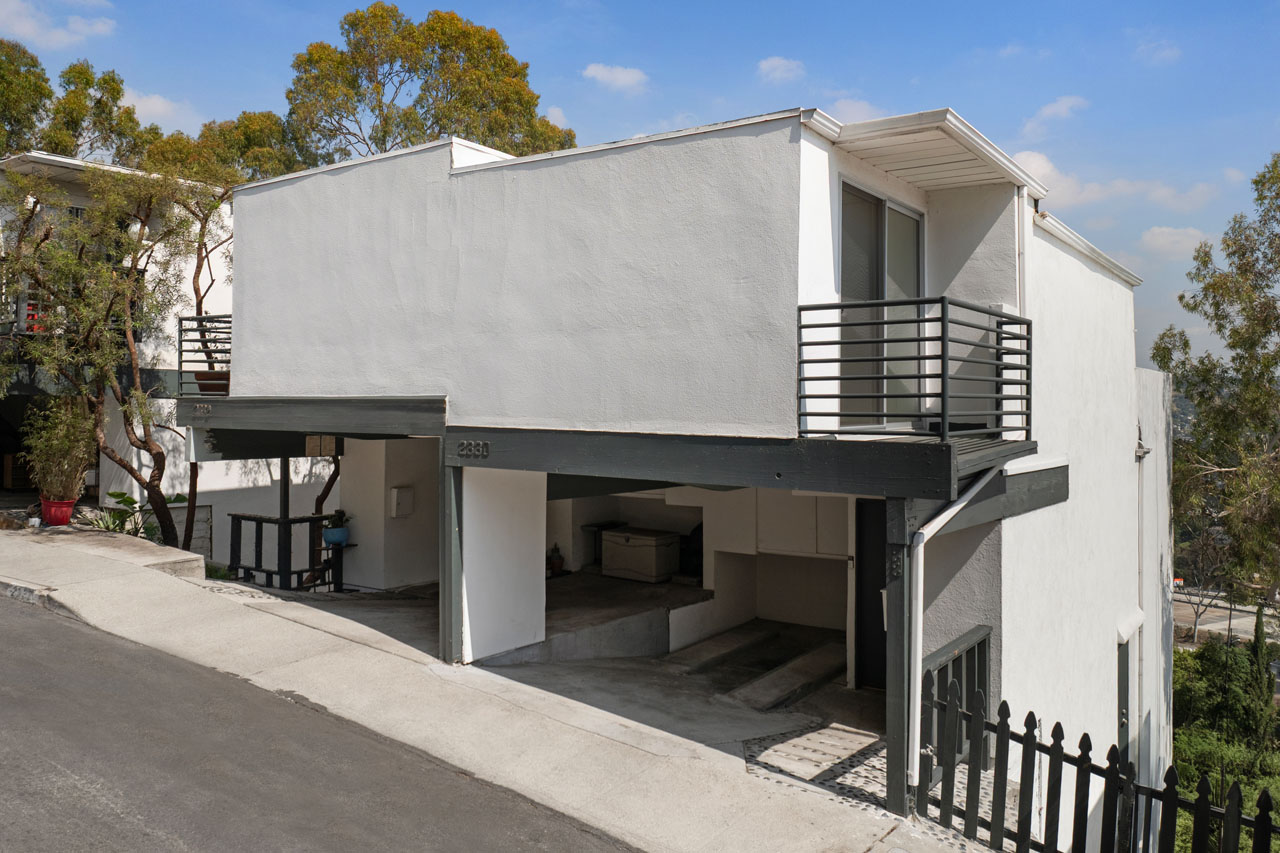 2330 & 2332 Silver Ridge Ave Silver Lake duplex for sale Tracy Do Real Estate