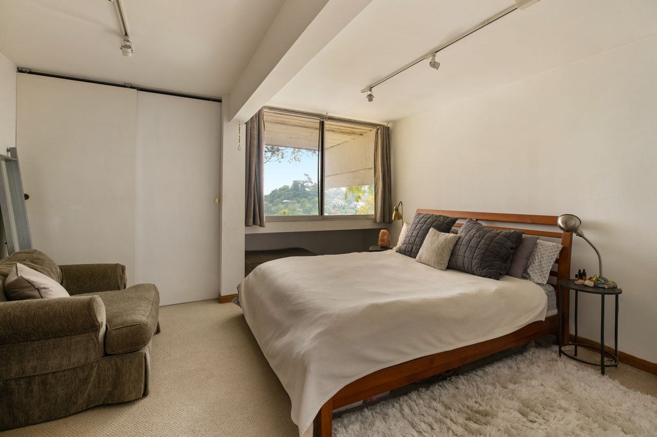 2330 & 2332 Silver Ridge Ave Silver Lake duplex for sale Tracy Do Real Estate