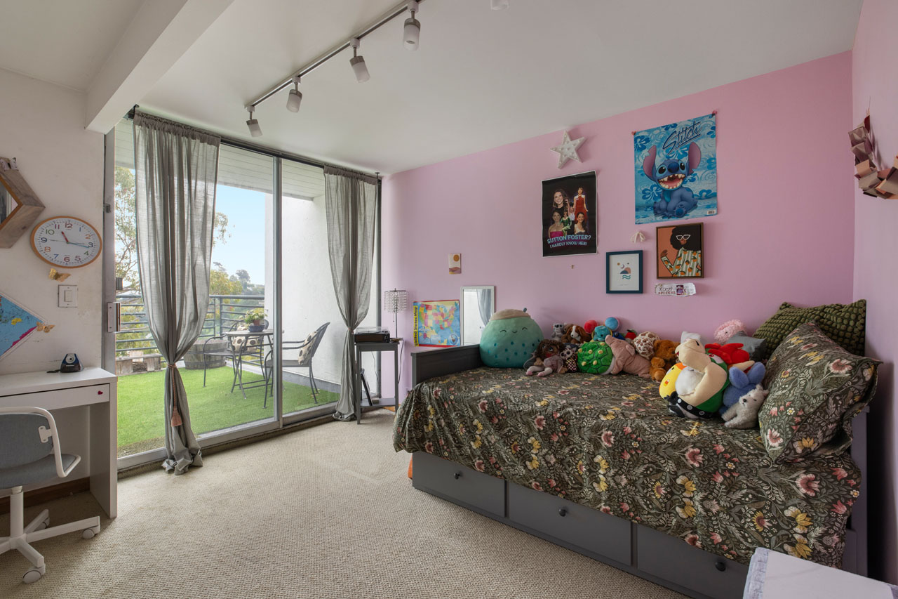 2330 & 2332 Silver Ridge Ave Silver Lake duplex for sale Tracy Do Real Estate