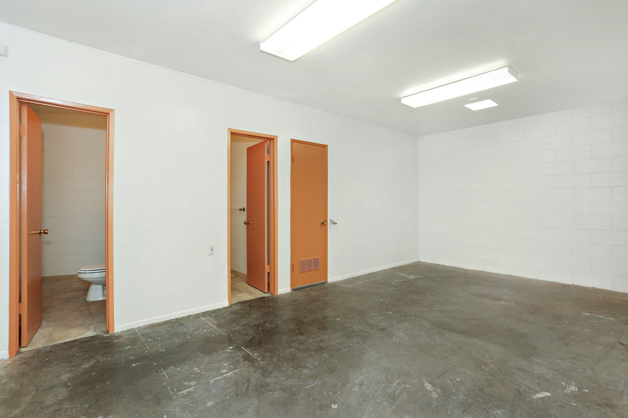 3401 Eagle Rock Blvd Commercial Building for Sale Tracy Do Real Estate