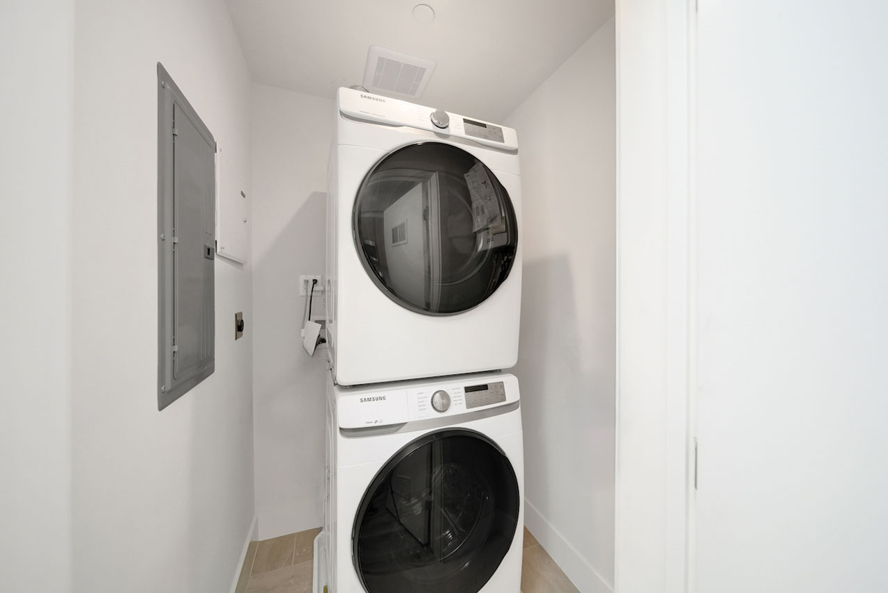 408 1/2 Kenmore Ave East Hollywood contemporary townhouse for lease Tracy Do Real Estate