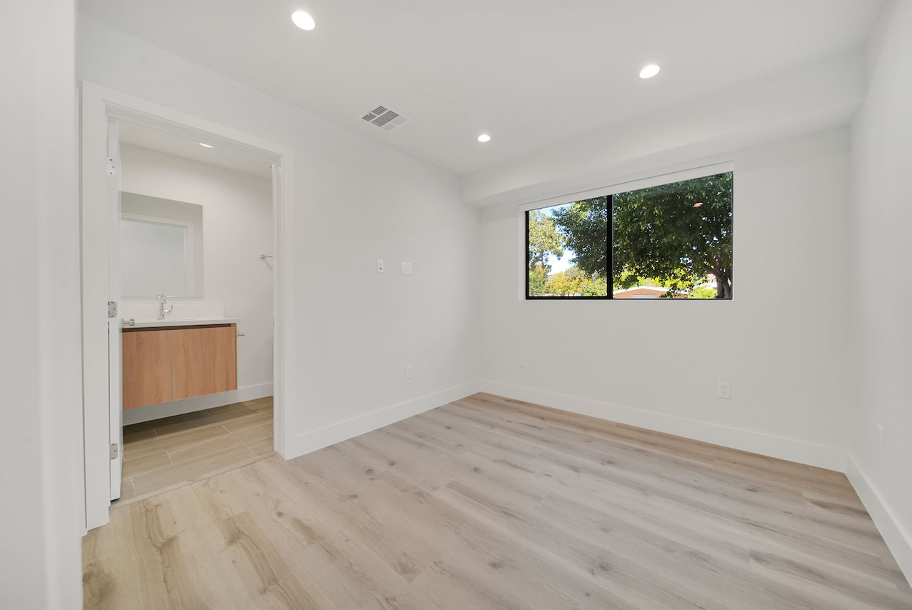 408 1/2 Kenmore Ave East Hollywood contemporary townhouse for lease Tracy Do Real Estate