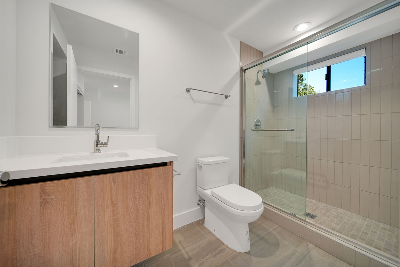 408 1/2 Kenmore Ave East Hollywood contemporary townhouse for lease Tracy Do Real Estate