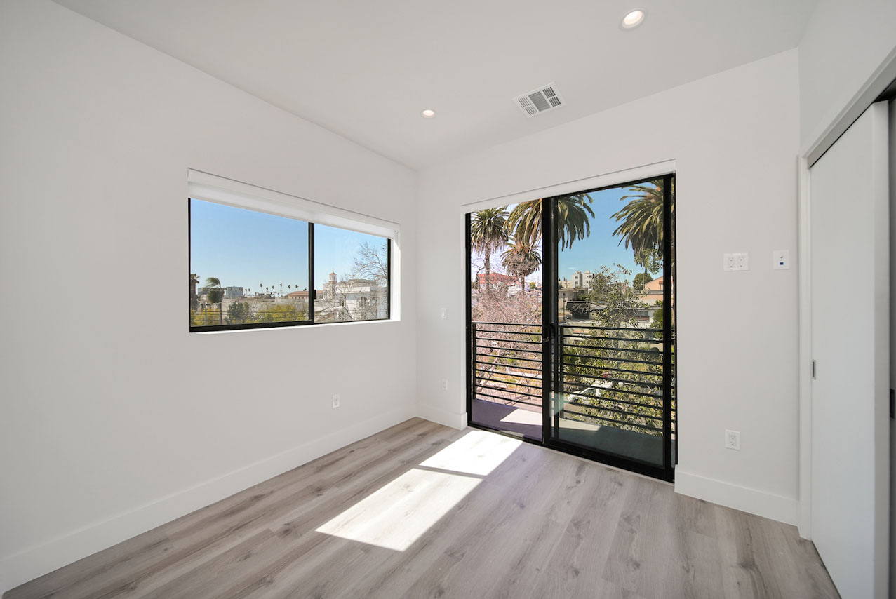 408 1/2 Kenmore Ave East Hollywood contemporary townhouse for lease Tracy Do Real Estate