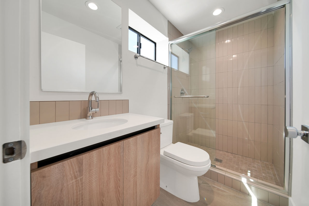 408 1/2 Kenmore Ave East Hollywood contemporary townhouse for lease Tracy Do Real Estate