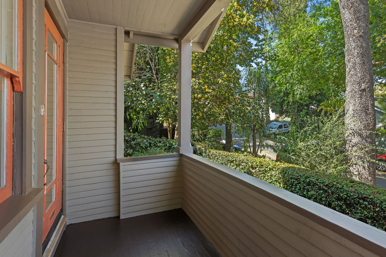 1448 Angelus Ave Silver Lake Bungalow home for lease Tracy Do Real Estate