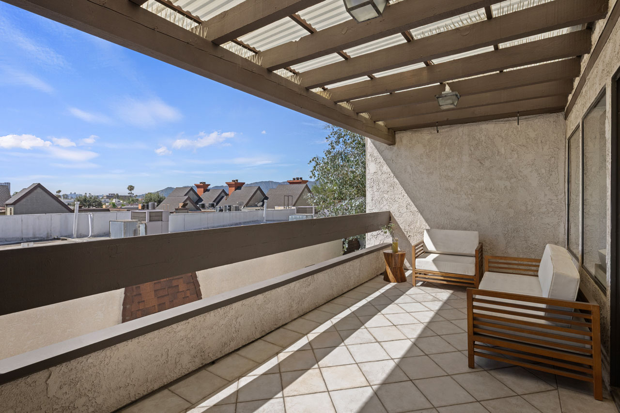 1325 Valley View Rd #304 Glendale Condo for Sale Tracy Do Real Estate