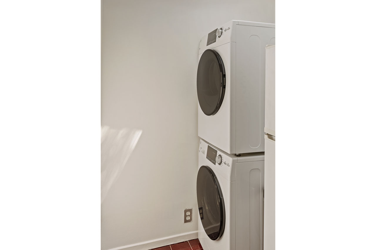 1448 Angelus Ave Silver Lake Bungalow home for lease Tracy Do Real Estate