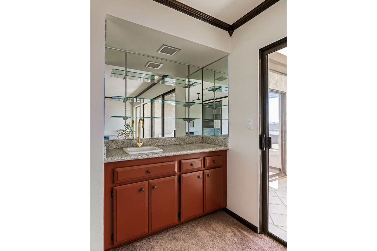 1325 Valley View Rd #304 Glendale Condo for Sale Tracy Do Real Estate