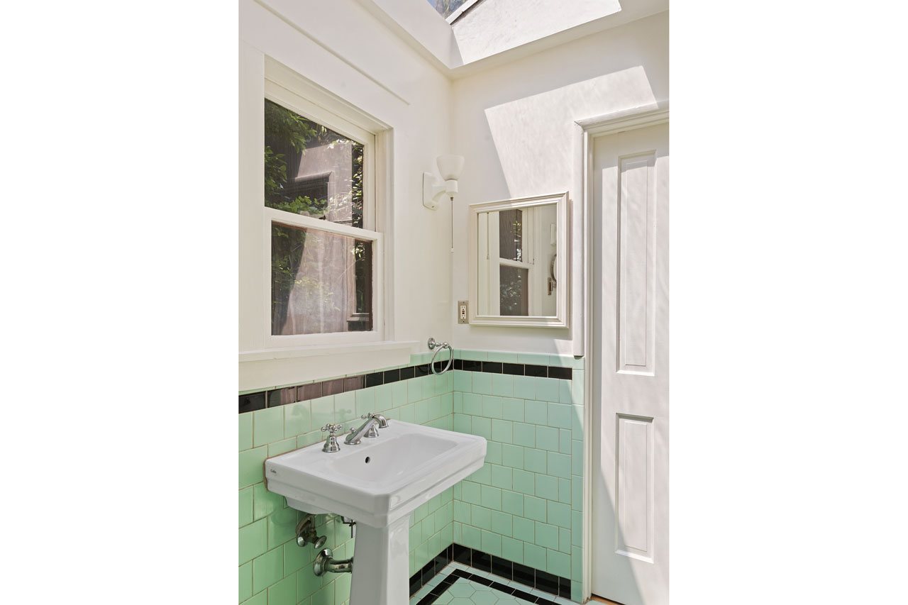 1448 Angelus Ave Silver Lake Bungalow home for lease Tracy Do Real Estate