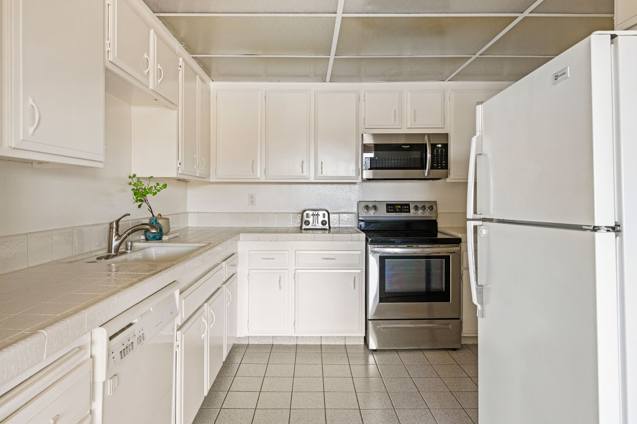 1325 Valley View Rd #304 Glendale Condo for Sale Tracy Do Real Estate