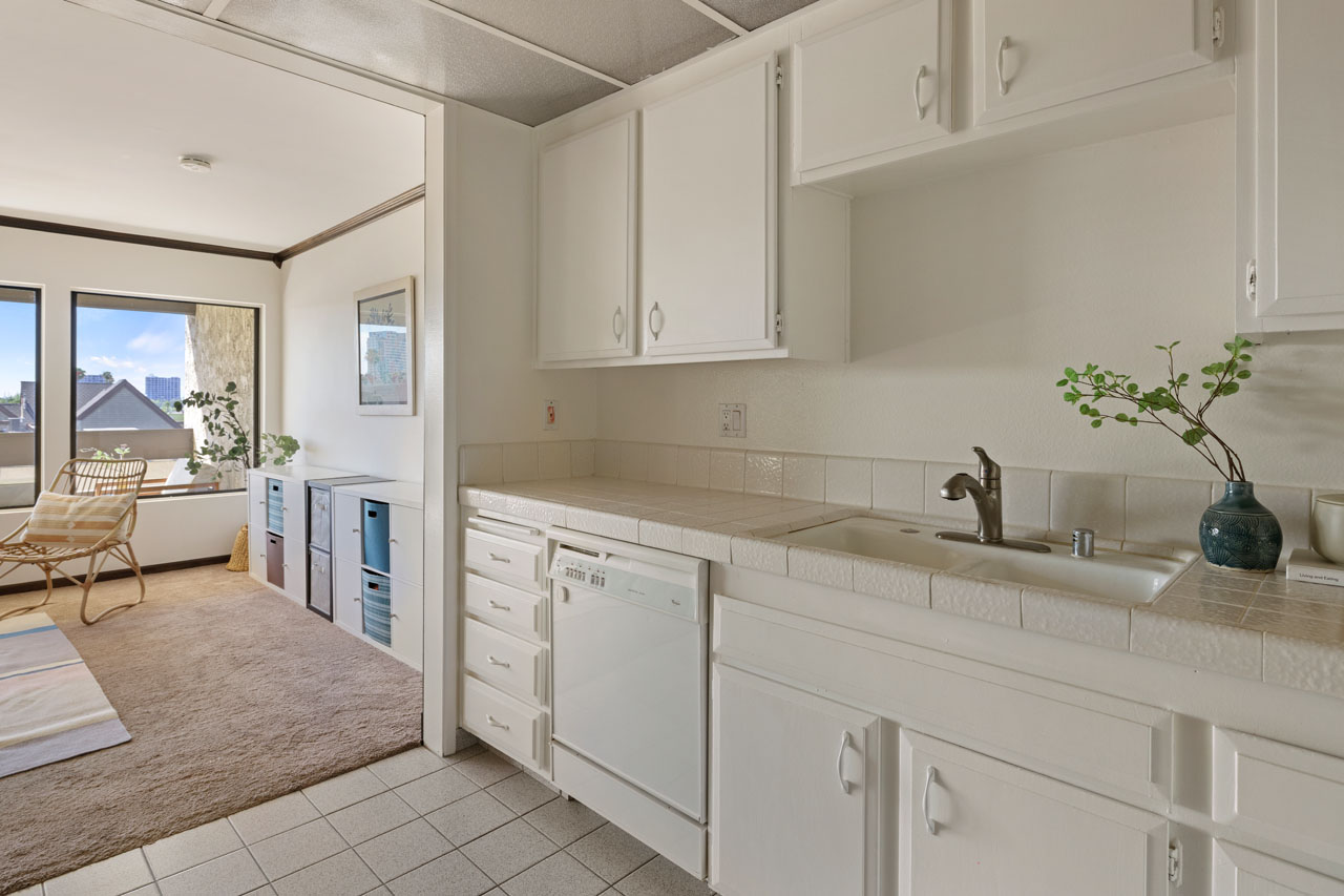 1325 Valley View Rd #304 Glendale Condo for Sale Tracy Do Real Estate