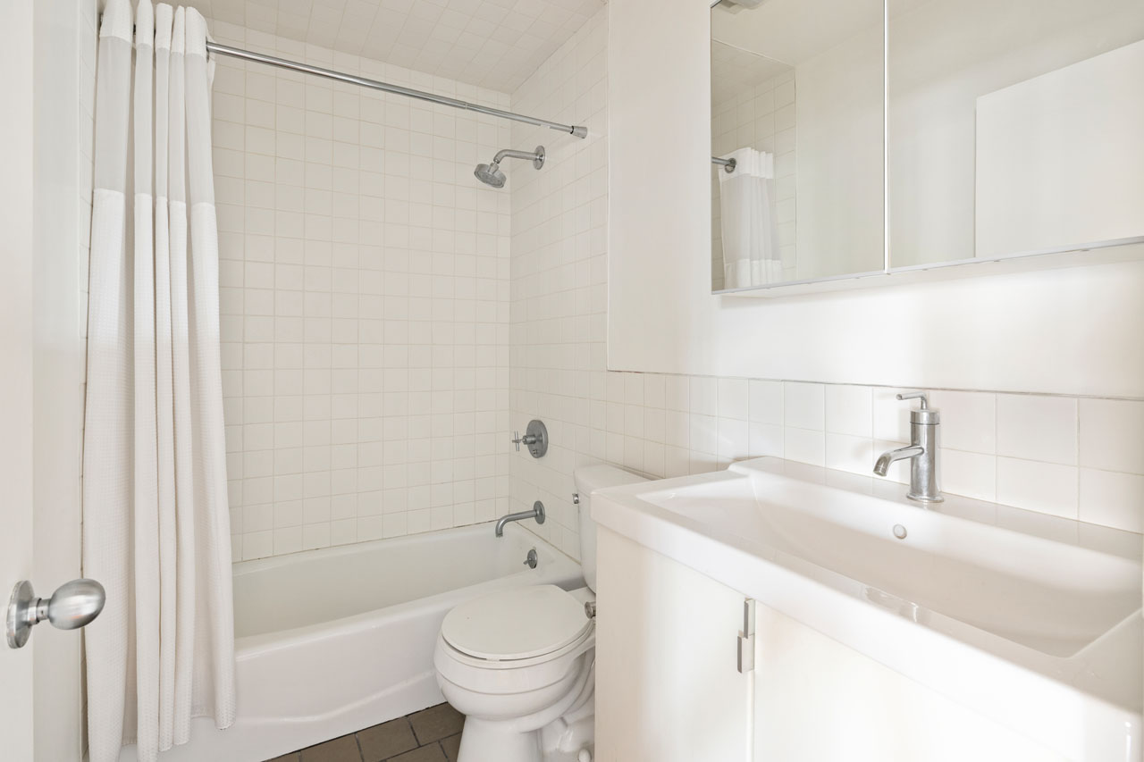 977 Chung King Rd Chinatown Mixed-use commercial property for sale Tracy Do Real Estate