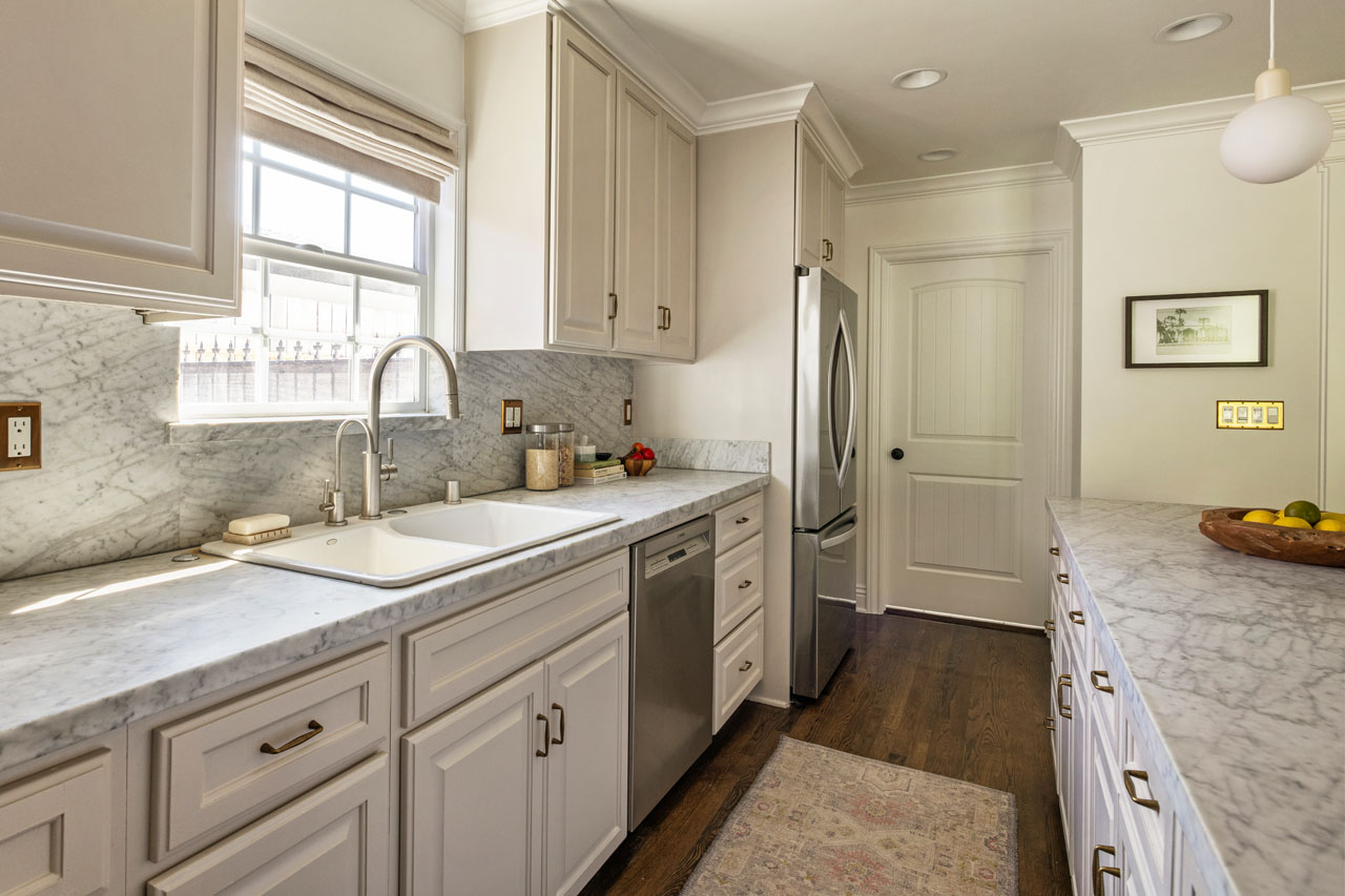 3712 S Muirfield Rd Crenshaw Manor home for Sale Tracy Do Real Estate