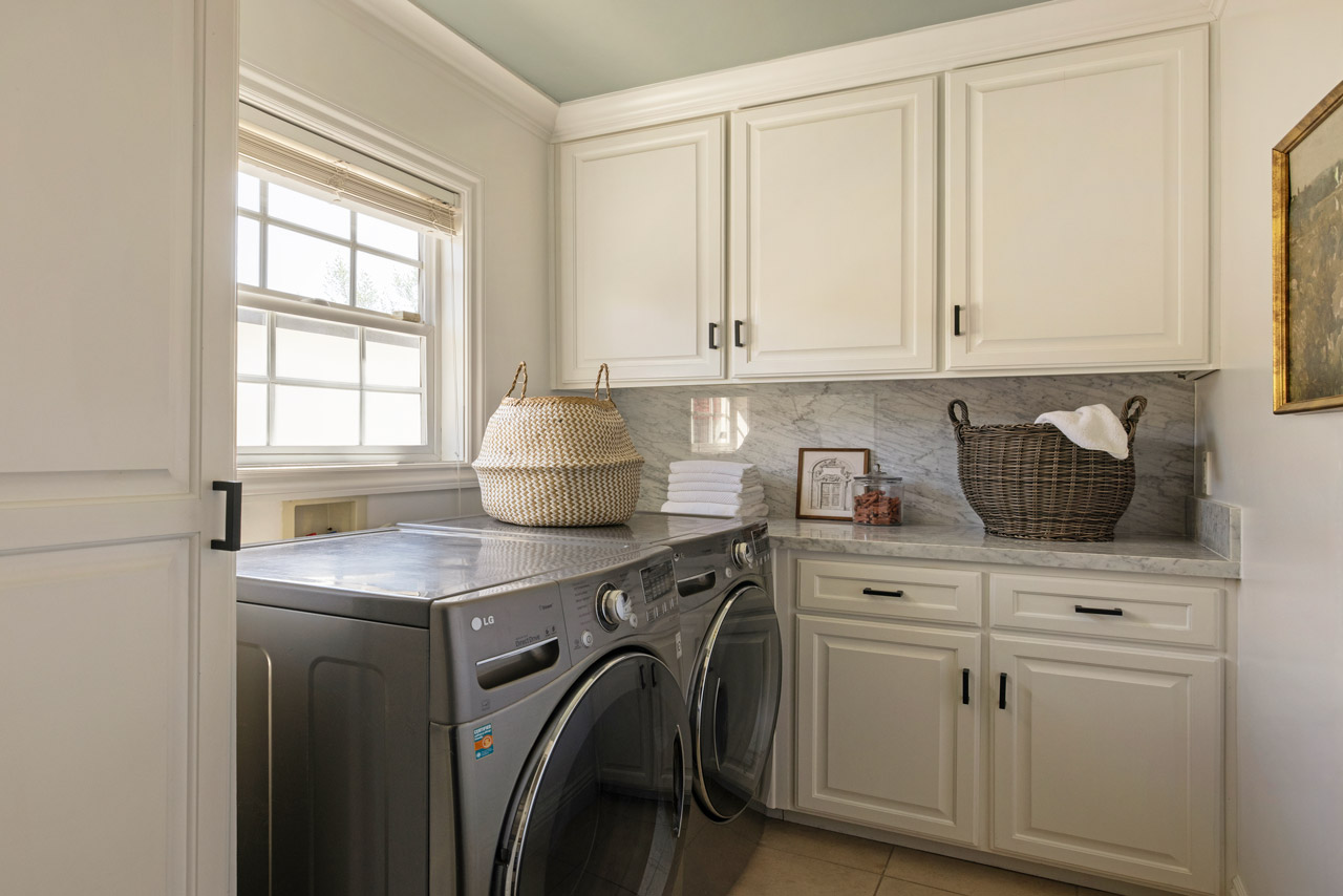 3712 S Muirfield Rd Crenshaw Manor home for Sale Tracy Do Real Estate