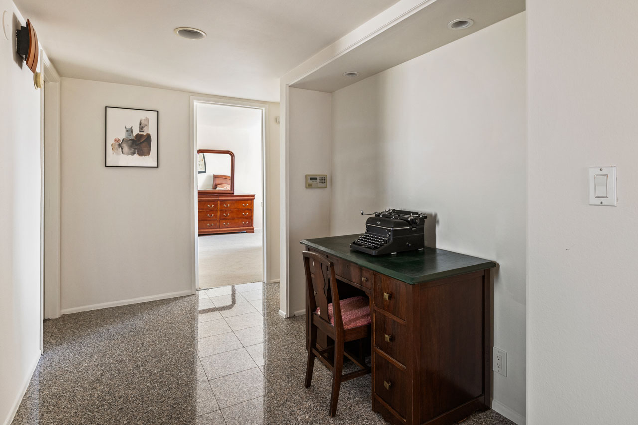 1325 Valley View Rd #304 Glendale Condo for Sale Tracy Do Real Estate