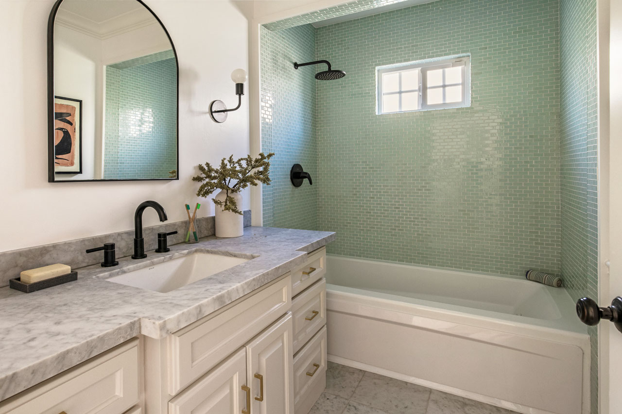 3712 S Muirfield Rd Crenshaw Manor home for Sale Tracy Do Real Estate