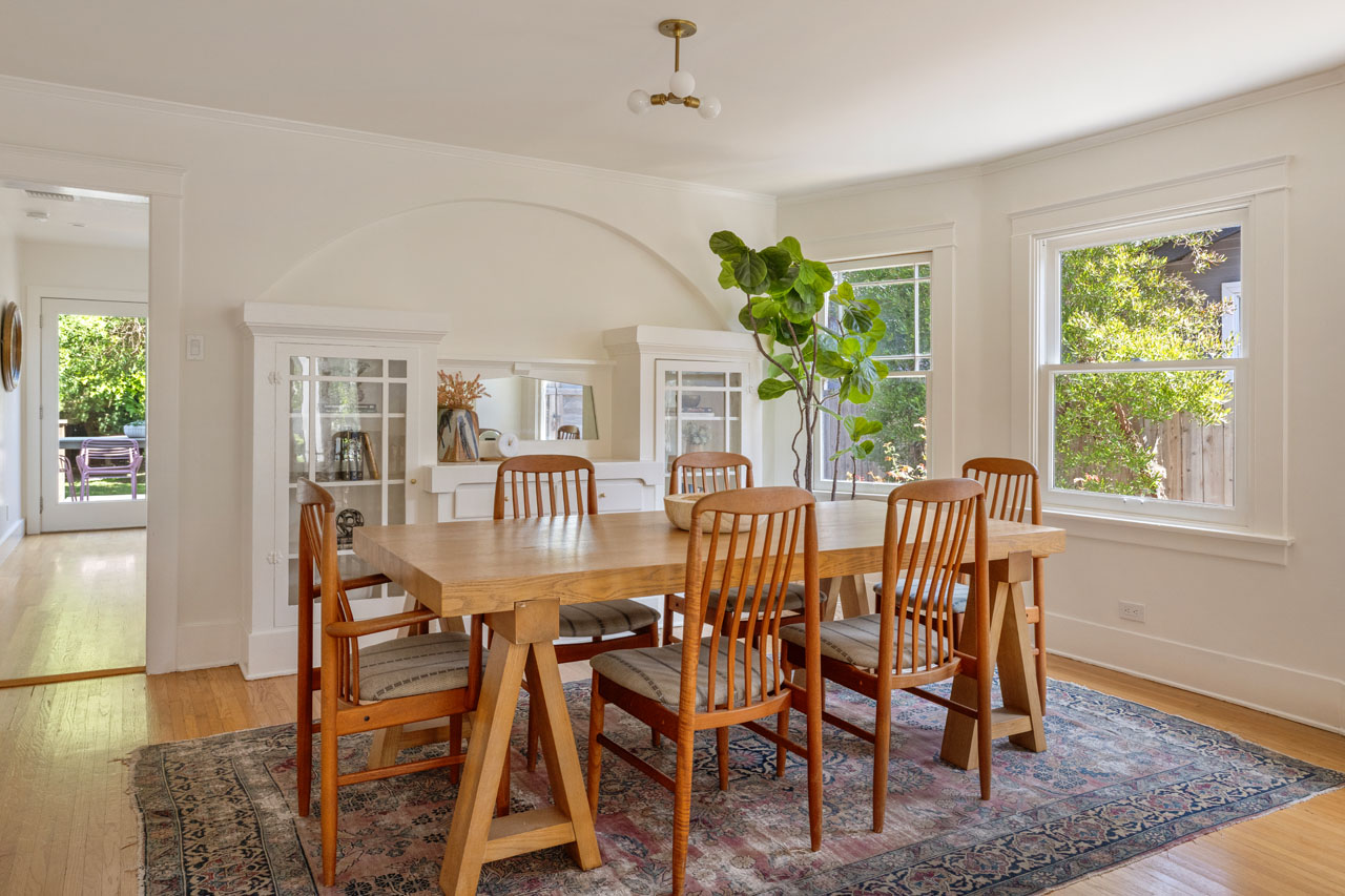 2938 Virginia Rd West Adams home for Sale Tracy Do Real Estate