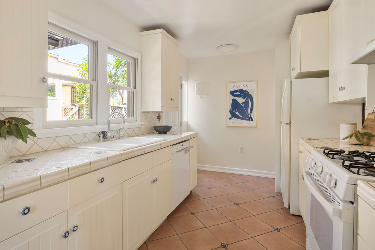830 & 832 Robinson St Silver Lake Home for Sale Tracy Do Real Estate