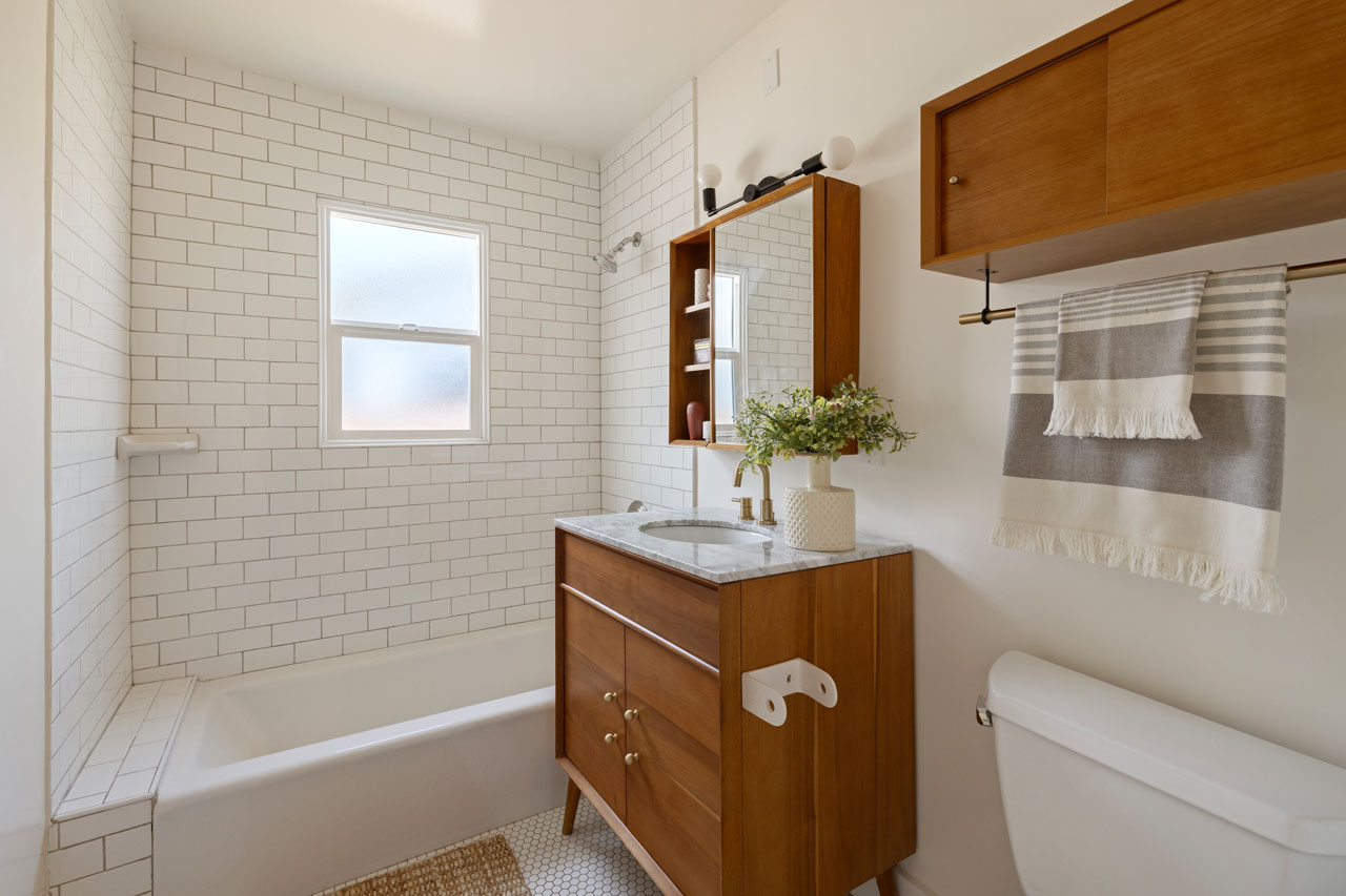 2938 Virginia Rd West Adams home for Sale Tracy Do Real Estate