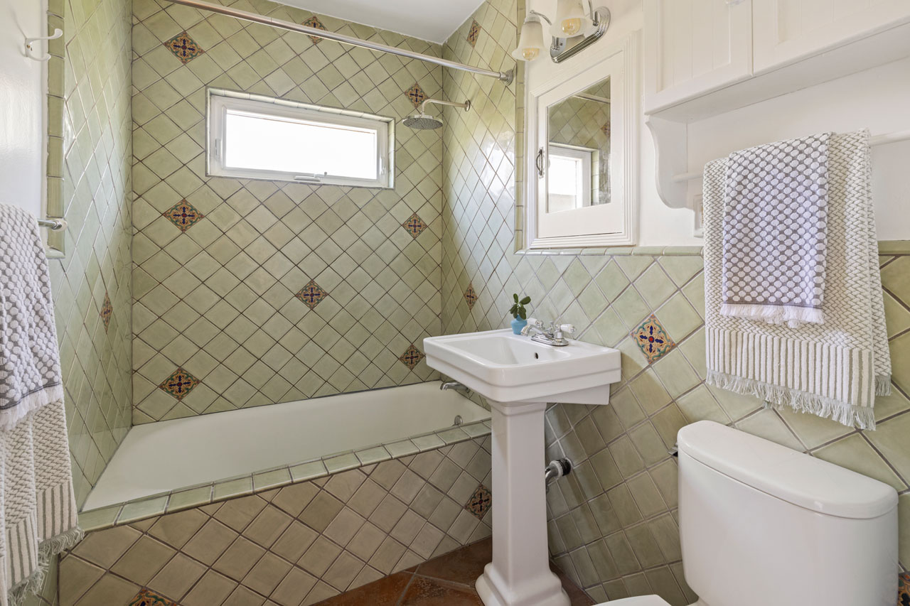 830 & 832 Robinson St Silver Lake Home for Sale Tracy Do Real Estate