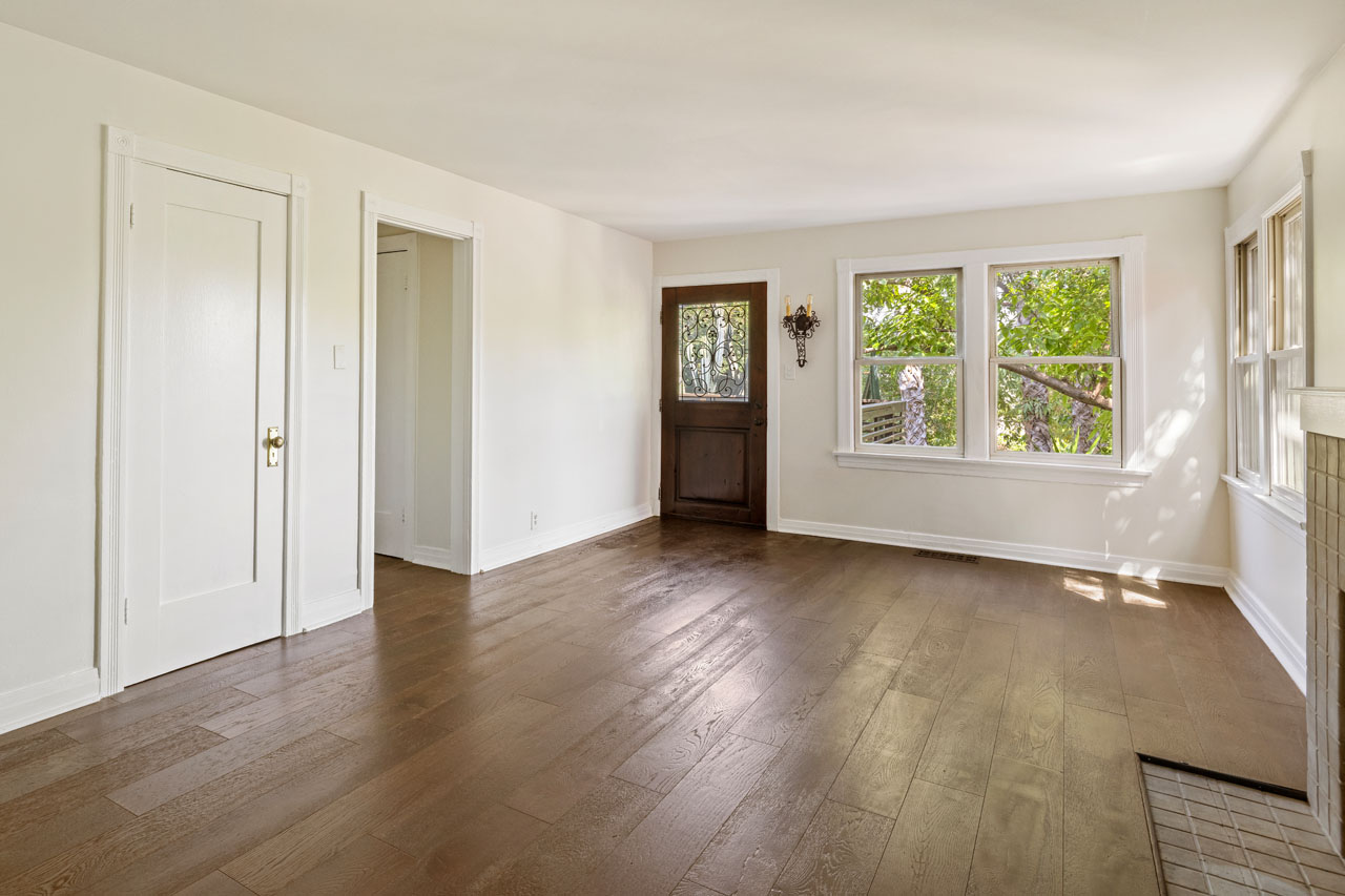 830 & 832 Robinson St Silver Lake Home for Sale Tracy Do Real Estate