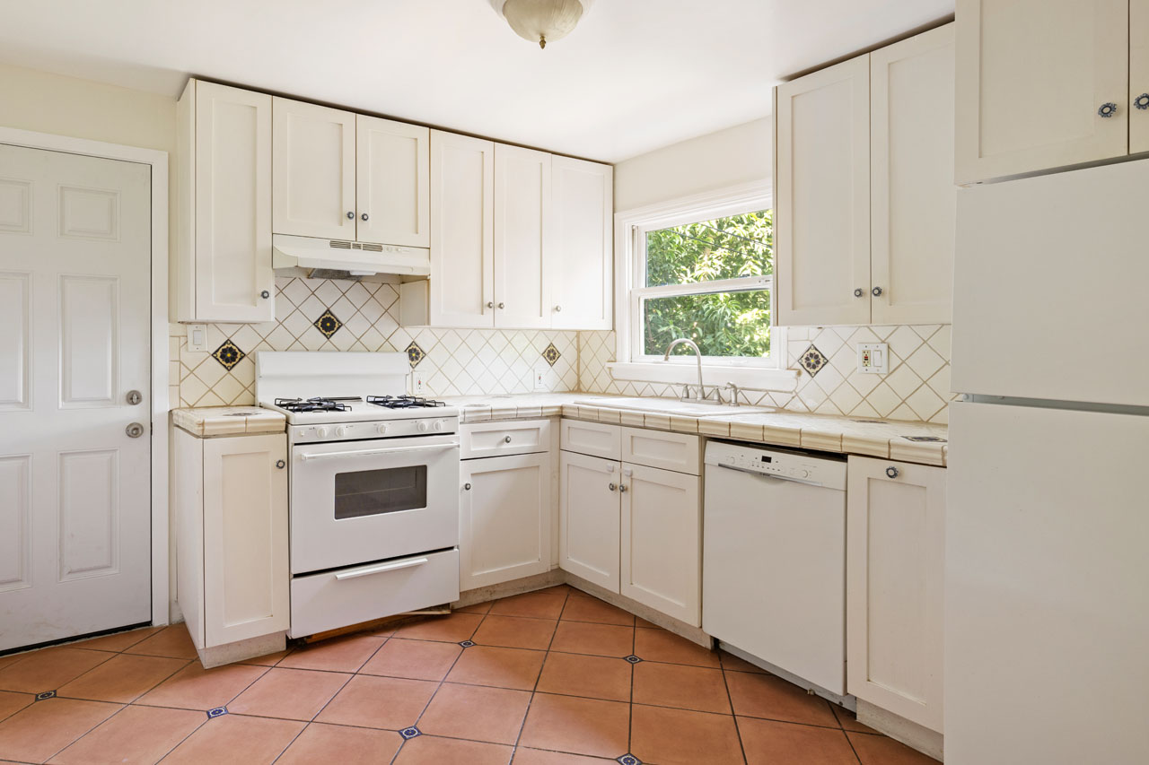 830 & 832 Robinson St Silver Lake Home for Sale Tracy Do Real Estate