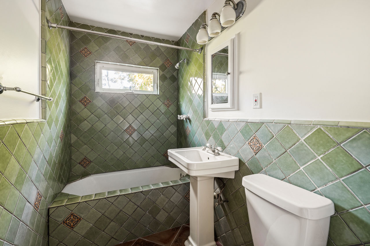 830 & 832 Robinson St Silver Lake Home for Sale Tracy Do Real Estate