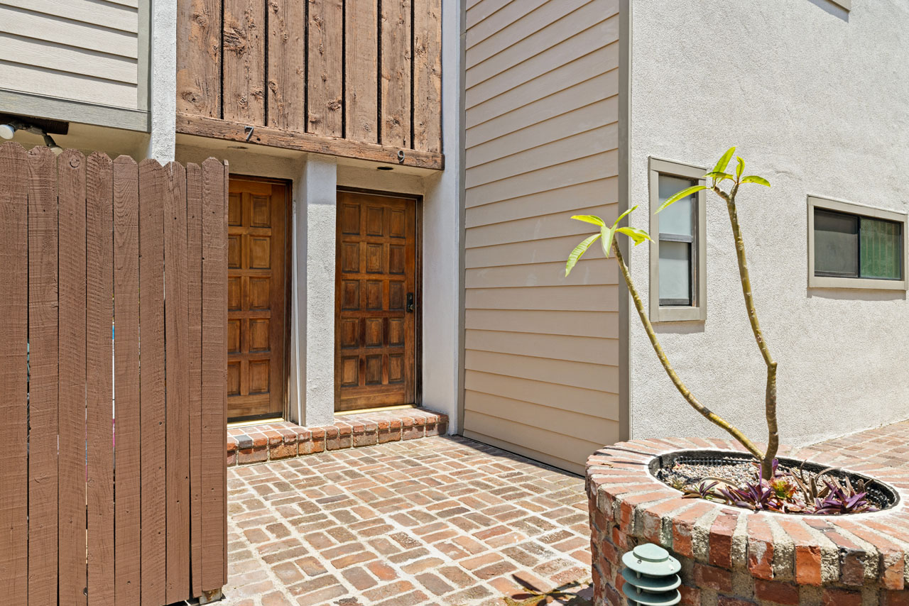 1910 Rodney Dr Los Feliz Condo for sale Tracy Do Real Estate