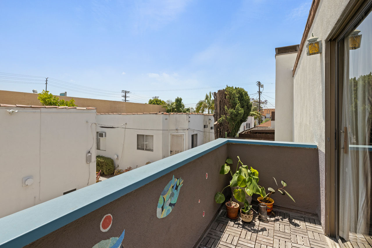 1910 Rodney Dr Los Feliz Condo for sale Tracy Do Real Estate