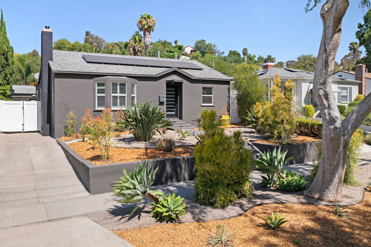 3711 Collis Ave El Sereno Home with a pool for Sale Tracy Do Real Estate