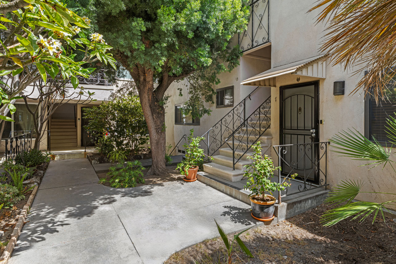 1600 N Hobart Blvd #15 90027 Los Feliz mid-century condo for sale Tracy Do Real Estate
