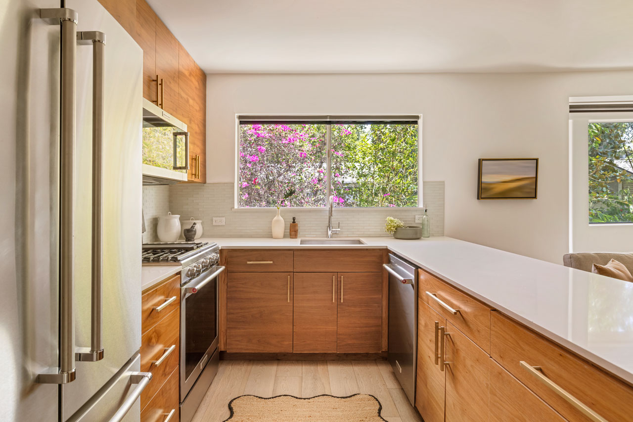 2147 N Beachwood Dr #5 Beachwood Canyon Hollywood Hills Condo for Sale Tracy Do Real Estate