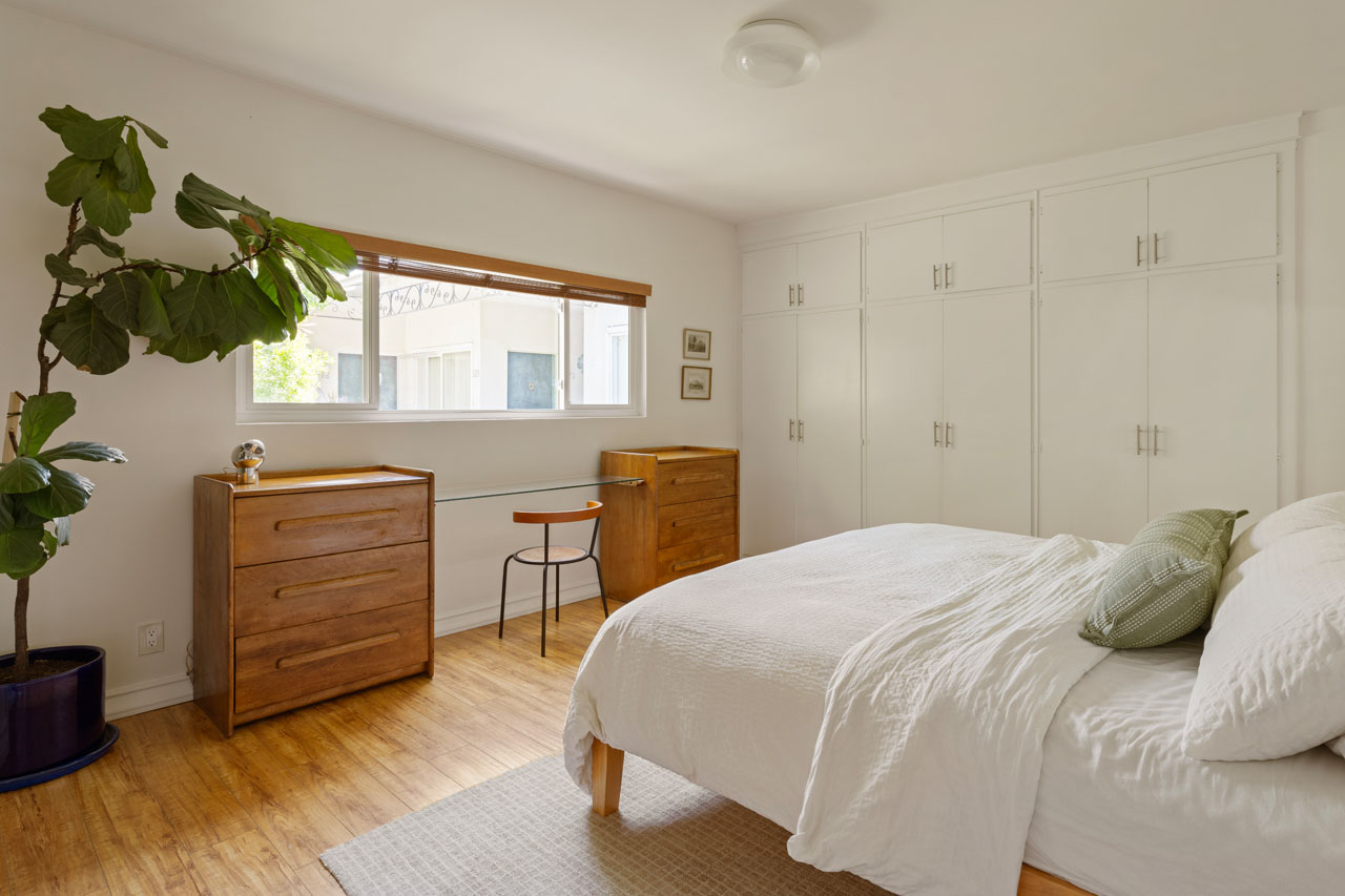 1600 N Hobart Blvd #15 90027 Los Feliz mid-century condo for sale Tracy Do Real Estate