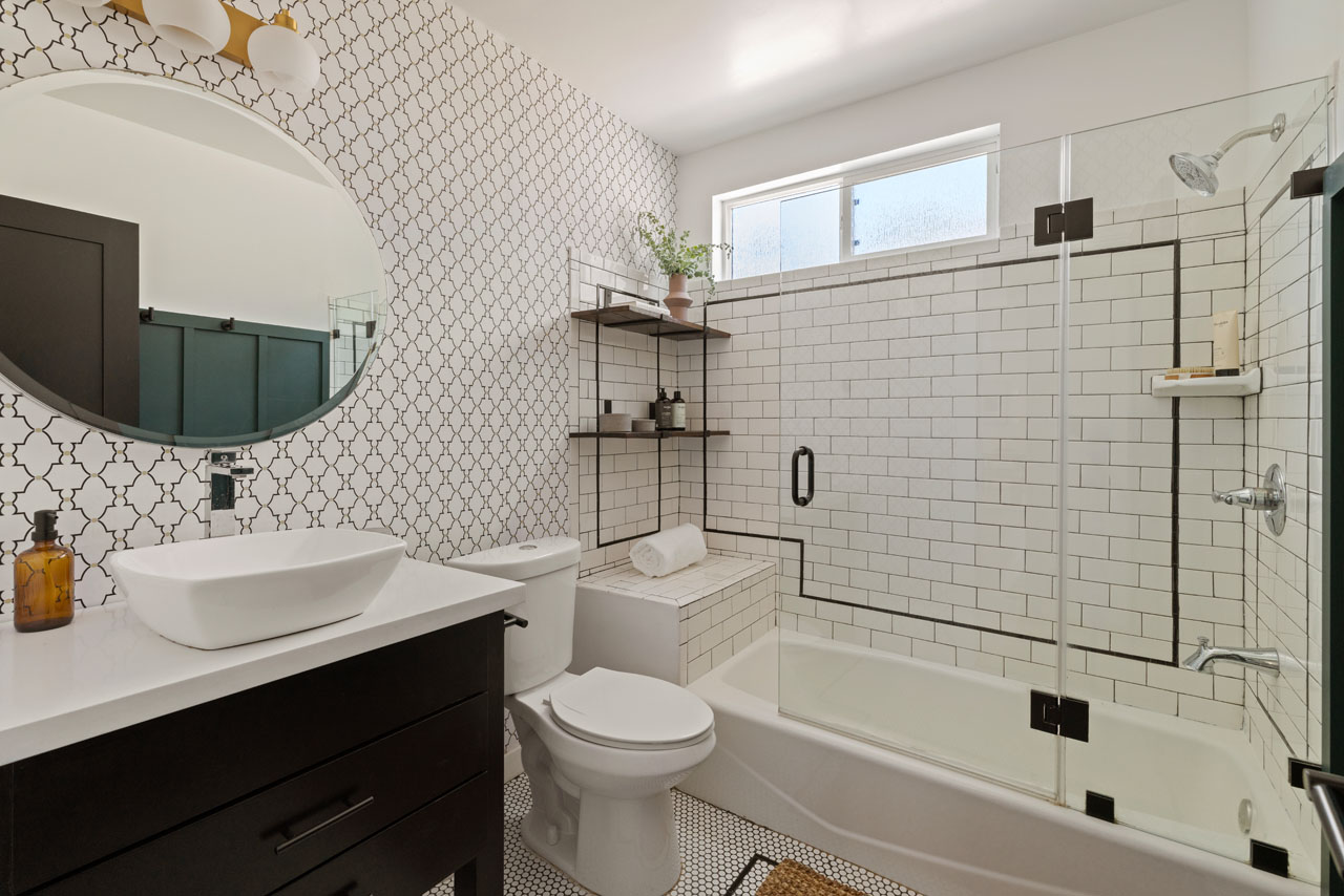 3711 Collis Ave El Sereno Home with a pool for Sale Tracy Do Real Estate