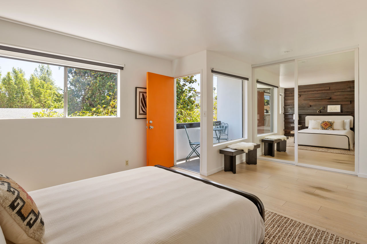 2147 N Beachwood Dr #5 Beachwood Canyon Hollywood Hills Condo for Sale Tracy Do Real Estate
