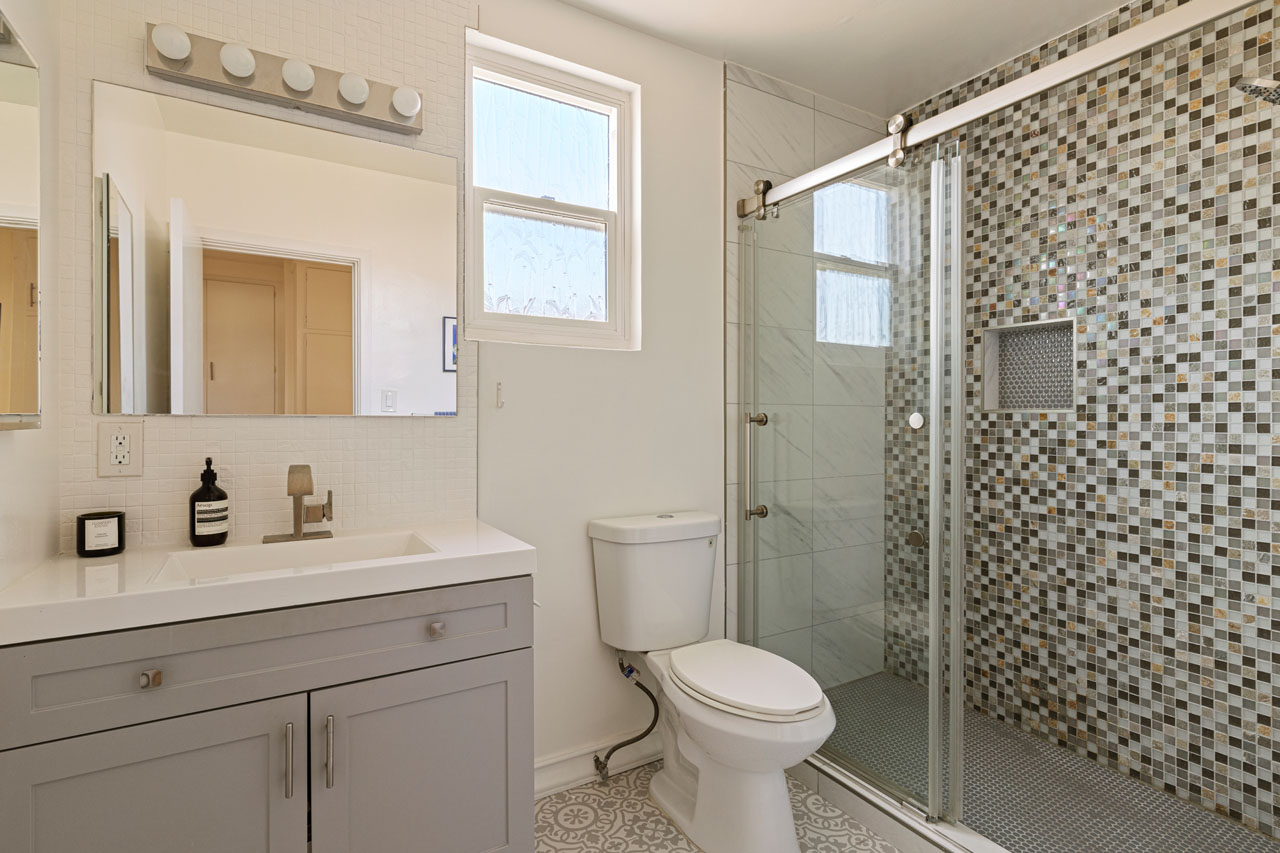 1600 N Hobart Blvd #15 90027 Los Feliz mid-century condo for sale Tracy Do Real Estate