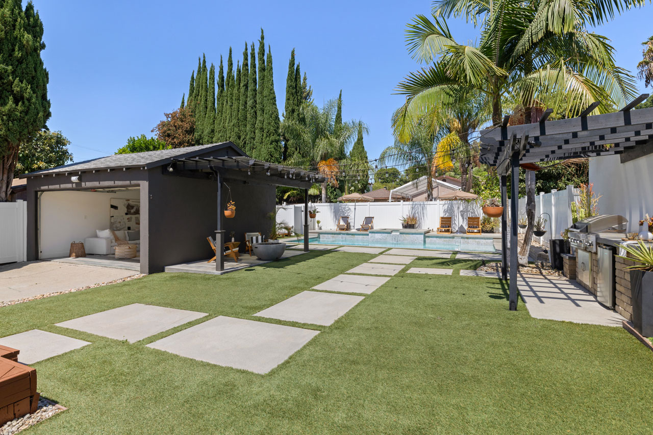 3711 Collis Ave El Sereno Home with a pool for Sale Tracy Do Real Estate