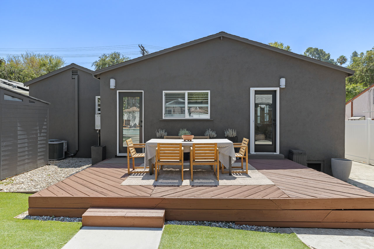3711 Collis Ave El Sereno Home with a pool for Sale Tracy Do Real Estate