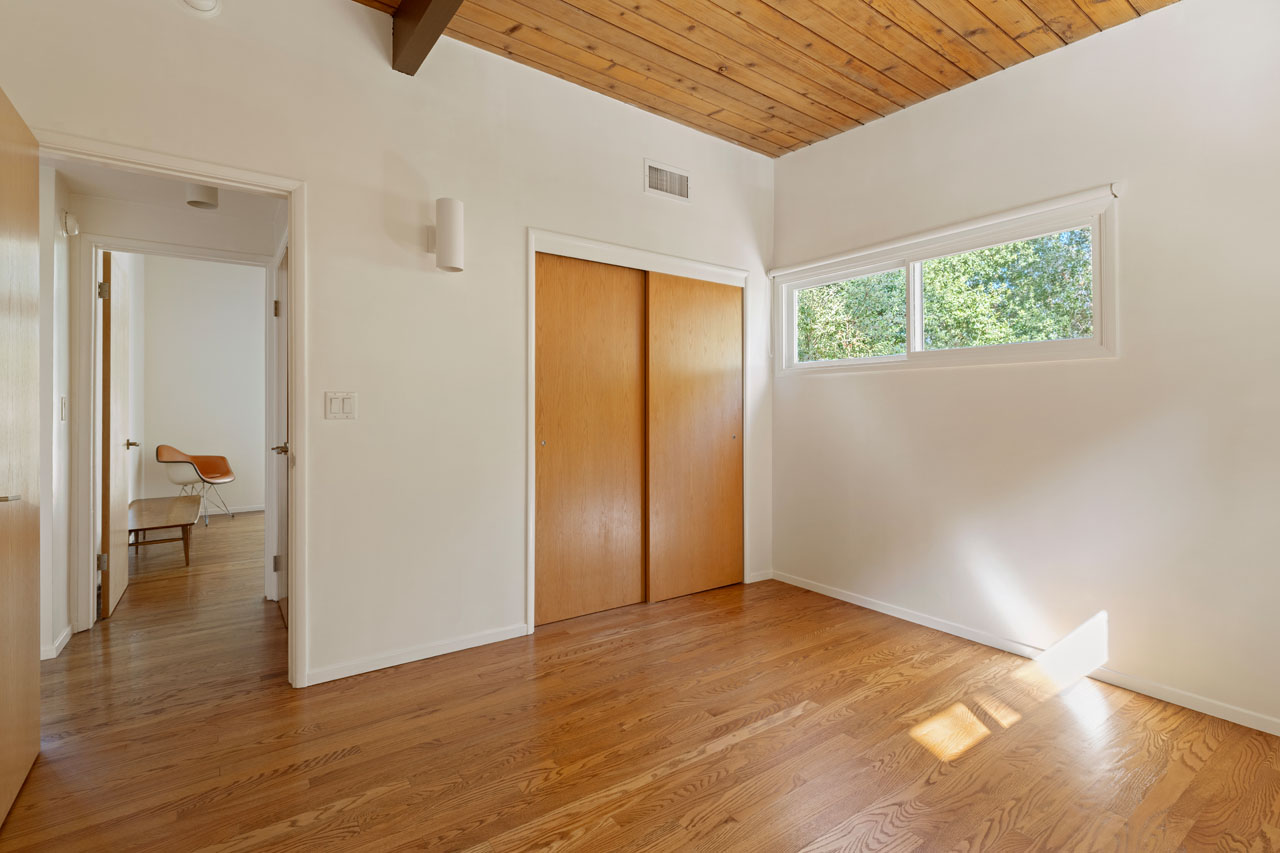 1335 Columbia Dr Glendale Mid Century home for sale Tracy Do real estate