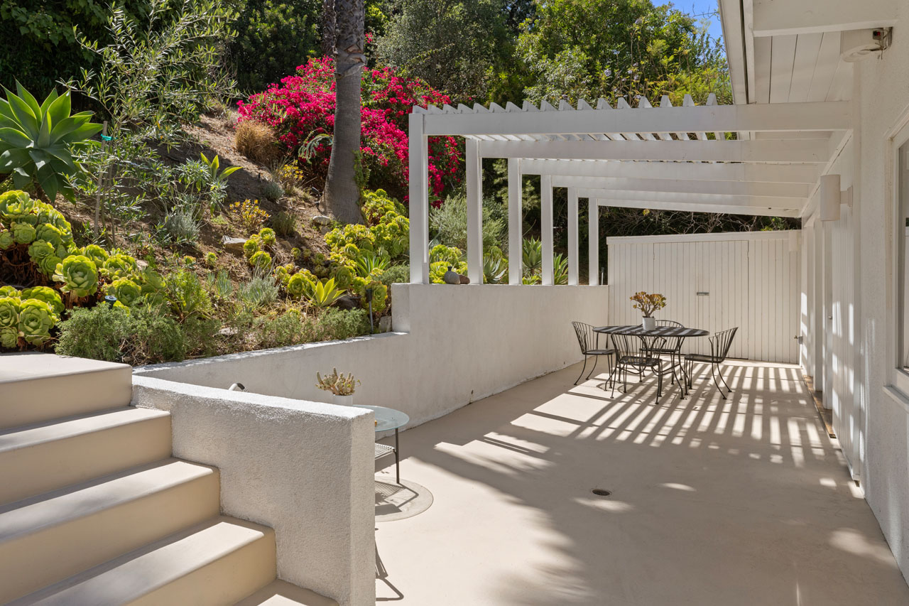1335 Columbia Dr Glendale Mid Century home for sale Tracy Do real estate