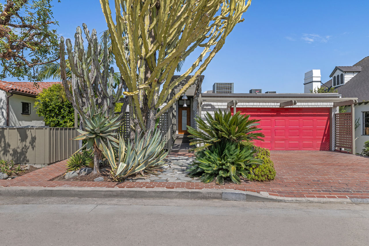 2276 Moreno Dr Silver Lake home for Sale Tracy Do Real Estate