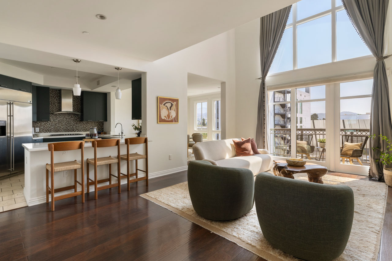 558 Caruso Ave Glendale Americana Condo for Sale Tracy Do Real Estate