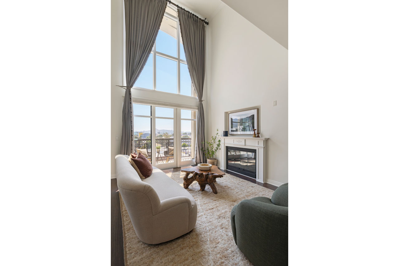 558 Caruso Ave Glendale Americana Condo for Sale Tracy Do Real Estate